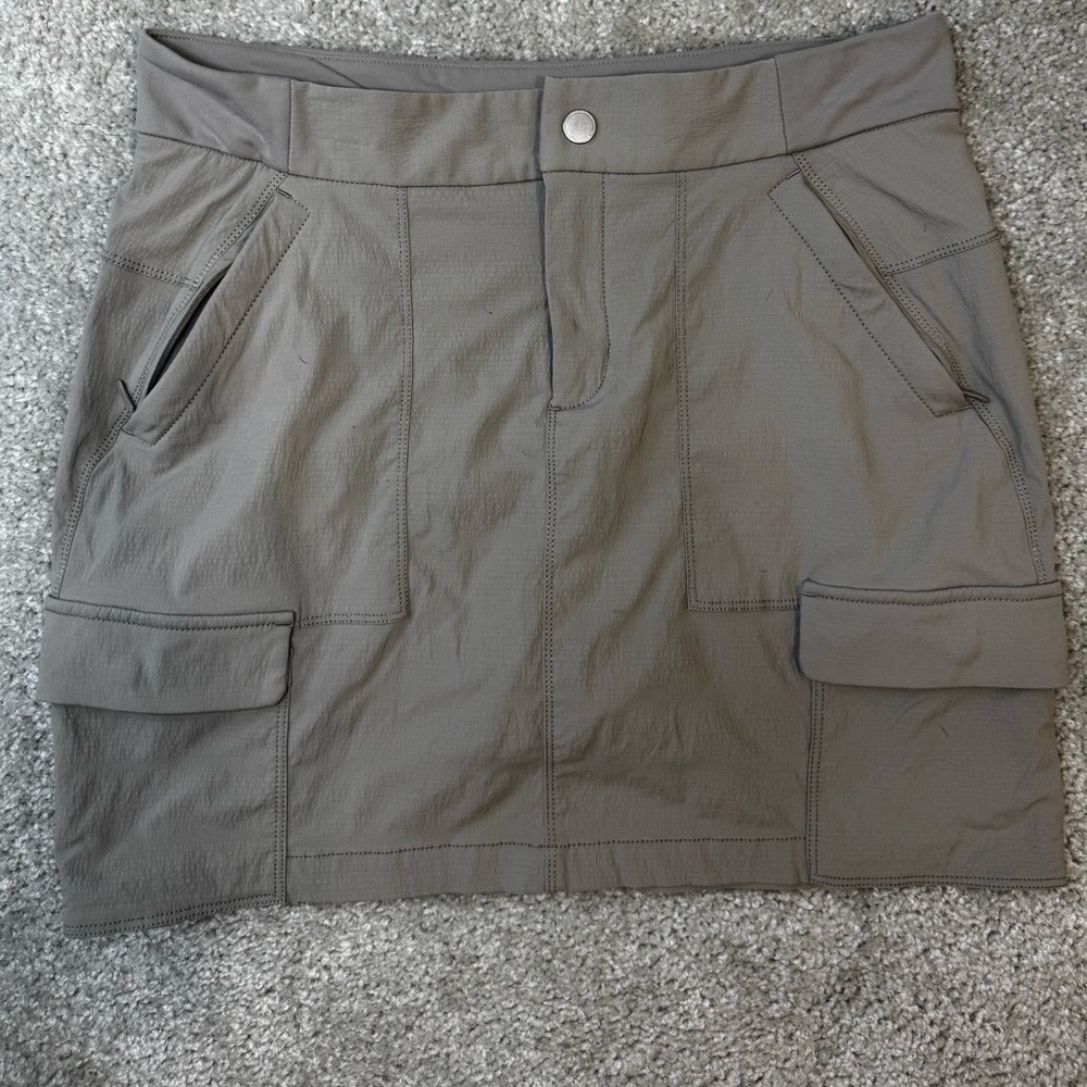 Athleta Olive Taupe Performance Mini Skort with Cargo Pockets